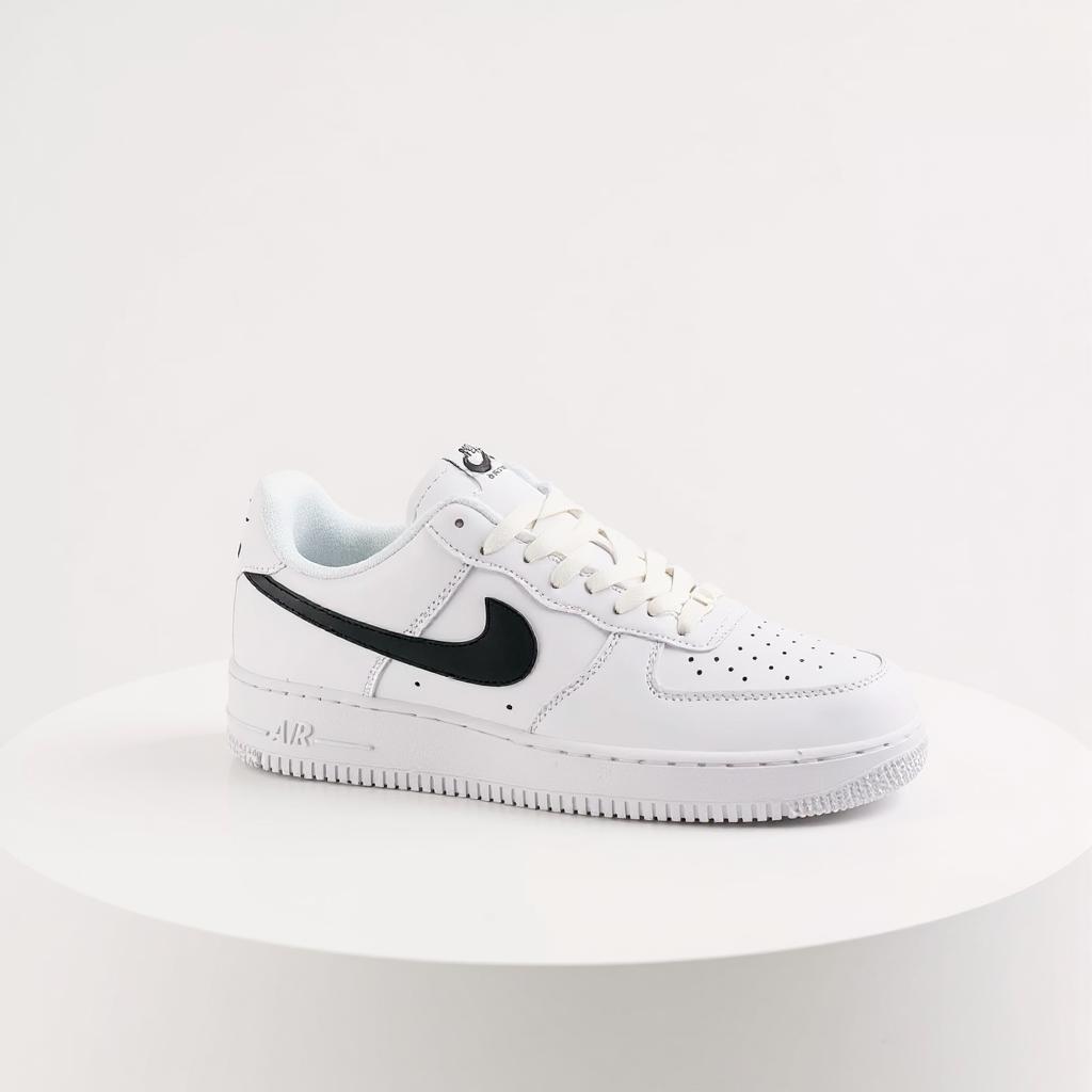 Sneaker Shoes input